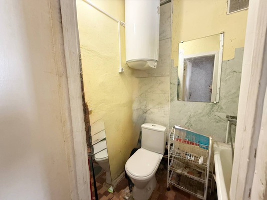 Продам однокомнатную (1-комн.) квартиру, Ростовская ул, 21, Симферополь г