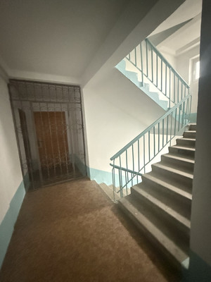 Продам двухкомнатную (2-комн.) квартиру, Воровского ул, 60, Симферополь г