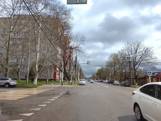 Продам трехкомнатную (3-комн.) квартиру, Пролетарская ул, 214к2, Майкоп г