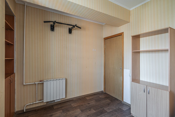 Продам трехкомнатную (3-комн.) квартиру, Ленинский пр-кт, 102, Москва г