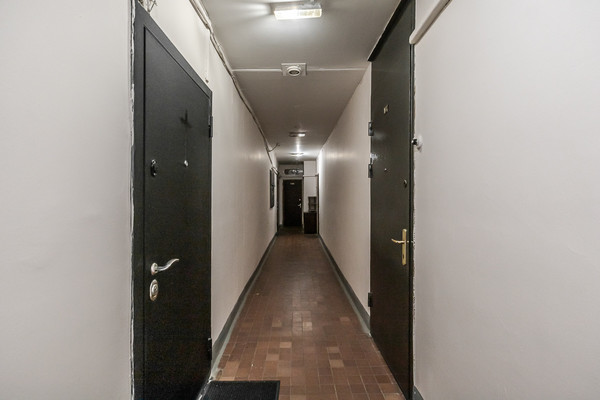 Продам трехкомнатную (3-комн.) квартиру, Ленинский пр-кт, 102, Москва г