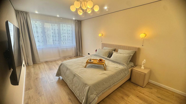 Продам двухкомнатную (2-комн.) квартиру, Наличная ул, 45к1, Санкт-Петербург г