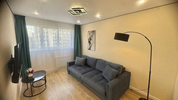 Продам двухкомнатную (2-комн.) квартиру, Наличная ул, 45к1, Санкт-Петербург г