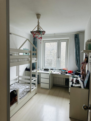 Продам трехкомнатную (3-комн.) квартиру, Исаковского ул, 14к1, Москва г