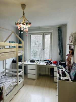 Продам трехкомнатную (3-комн.) квартиру, Исаковского ул, 14к1, Москва г