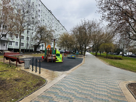 Продам трехкомнатную (3-комн.) квартиру, Исаковского ул, 14к1, Москва г