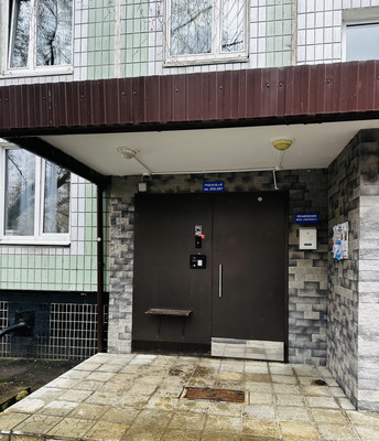 Продам трехкомнатную (3-комн.) квартиру, Исаковского ул, 14к1, Москва г