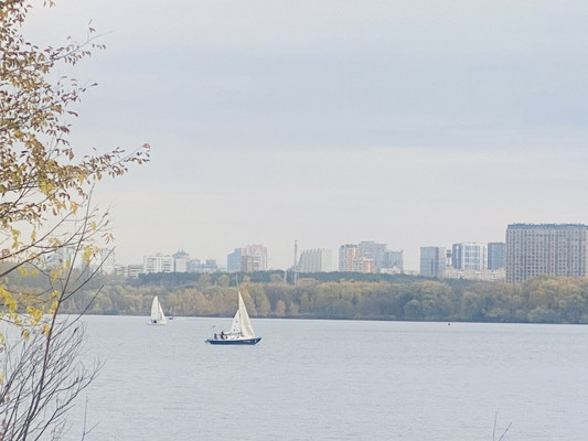 Продам трехкомнатную (3-комн.) квартиру, Исаковского ул, 14к1, Москва г