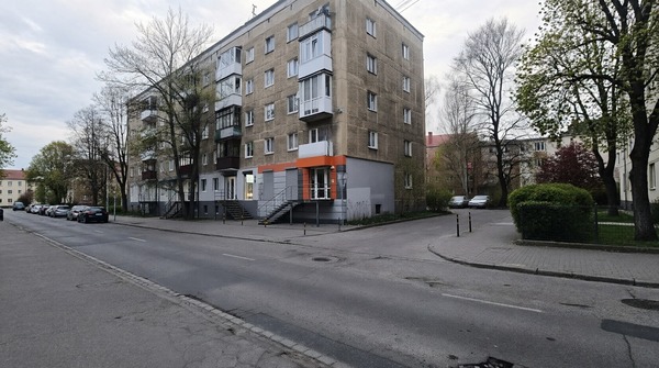 Продам трехкомнатную (3-комн.) квартиру, Уральская ул, 3, Калининград г