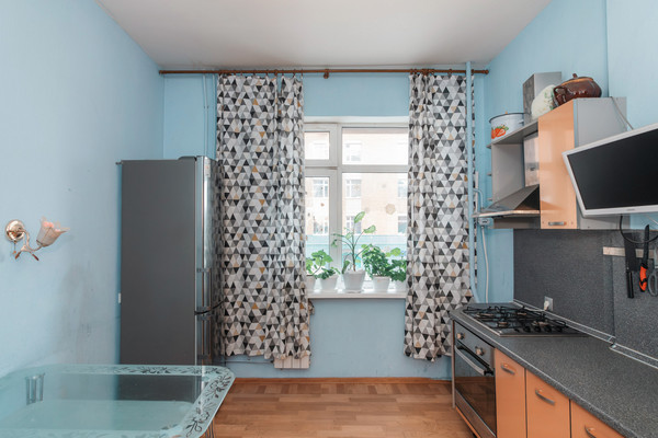 Продам двухкомнатную (2-комн.) квартиру, Дунина-Горкавича ул, 15, Ханты-Мансийск г