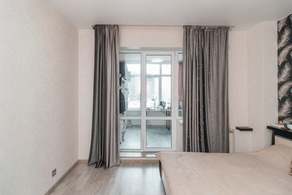 Продам двухкомнатную (2-комн.) квартиру, Дунина-Горкавича ул, 15, Ханты-Мансийск г