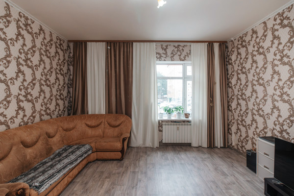 Продам двухкомнатную (2-комн.) квартиру, Дунина-Горкавича ул, 15, Ханты-Мансийск г