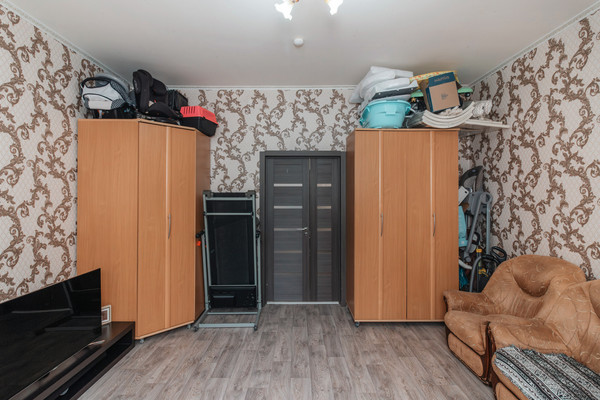 Продам двухкомнатную (2-комн.) квартиру, Дунина-Горкавича ул, 15, Ханты-Мансийск г