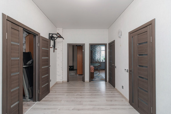 Продам двухкомнатную (2-комн.) квартиру, Дунина-Горкавича ул, 15, Ханты-Мансийск г