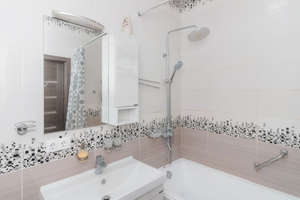 Продам двухкомнатную (2-комн.) квартиру, Дунина-Горкавича ул, 15, Ханты-Мансийск г