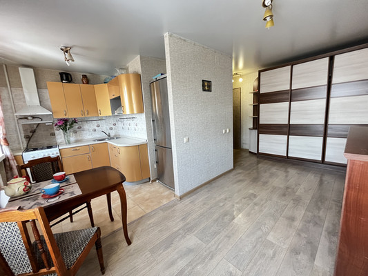 Продам трехкомнатную (3-комн.) квартиру, Ибрагимова пр-кт, 45, Казань г