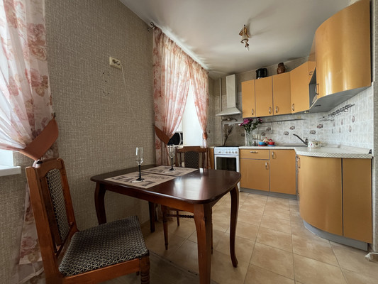 Продам трехкомнатную (3-комн.) квартиру, Ибрагимова пр-кт, 45, Казань г