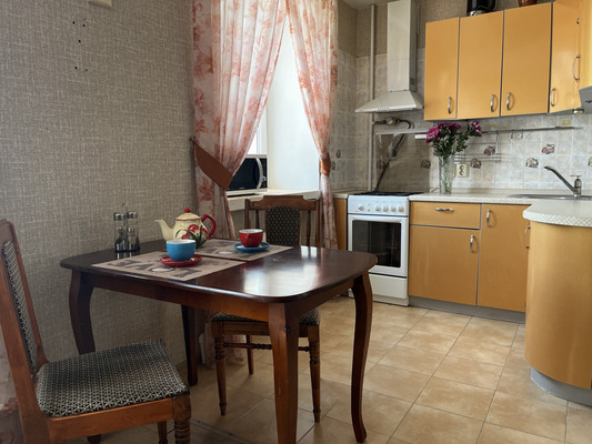 Продам трехкомнатную (3-комн.) квартиру, Ибрагимова пр-кт, 45, Казань г