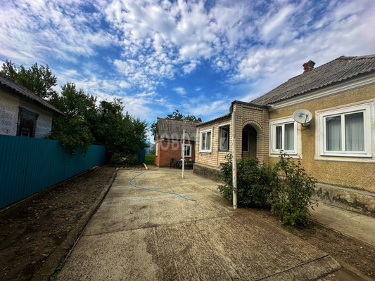 Продам дом, М.Горького ул, 37, Курганинск г, 0 км от города