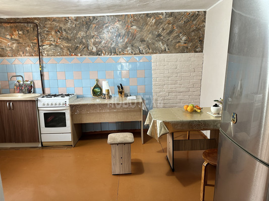 Продам трехкомнатную (3-комн.) квартиру, Октябрьская ул, 6, Северская ст-ца