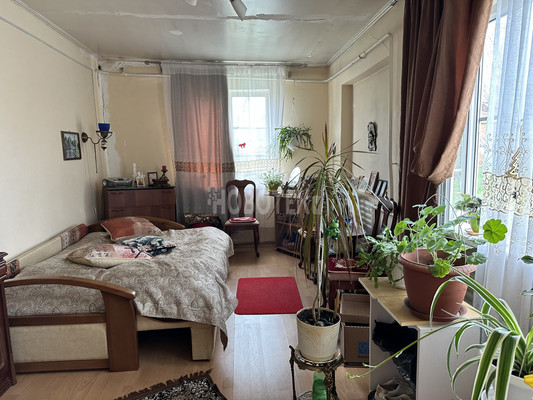Продам трехкомнатную (3-комн.) квартиру, Октябрьская ул, 6, Северская ст-ца