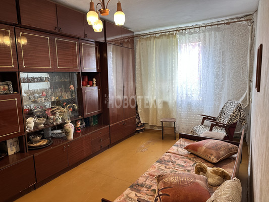 Продам трехкомнатную (3-комн.) квартиру, Октябрьская ул, 6, Северская ст-ца