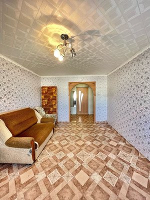 Продам трехкомнатную (3-комн.) квартиру, Большая ул, 167, Ишим г