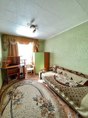 Продам трехкомнатную (3-комн.) квартиру, Большая ул, 167, Ишим г