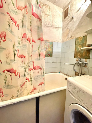 Продам трехкомнатную (3-комн.) квартиру, Большая ул, 167, Ишим г