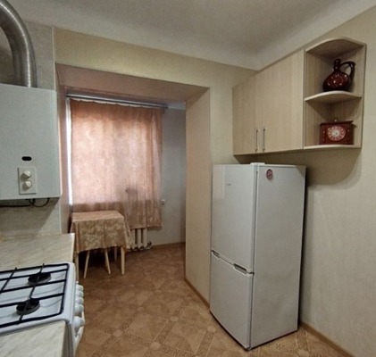 Продам трехкомнатную (3-комн.) квартиру, Троллейбусная ул, 17, Симферополь г