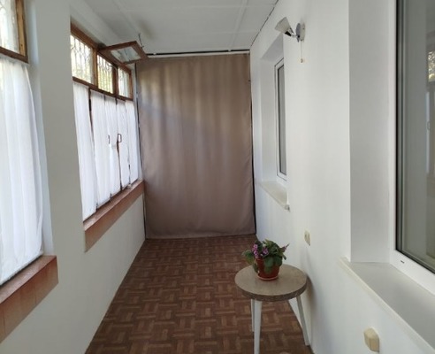 Продам трехкомнатную (3-комн.) квартиру, Троллейбусная ул, 17, Симферополь г