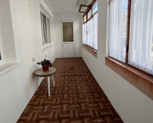 Продам трехкомнатную (3-комн.) квартиру, Троллейбусная ул, 17, Симферополь г