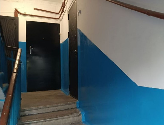 Продам трехкомнатную (3-комн.) квартиру, Троллейбусная ул, 17, Симферополь г