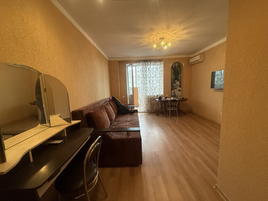 Продам однокомнатную (1-комн.) квартиру, Извилистая ул, 17/1, Ростов-на-Дону г