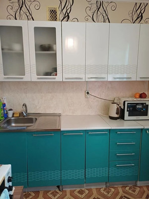 Продам трехкомнатную (3-комн.) квартиру, Кондрашина ул, 80, Октябрьское пгт