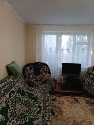 Продам трехкомнатную (3-комн.) квартиру, Кондрашина ул, 80, Октябрьское пгт