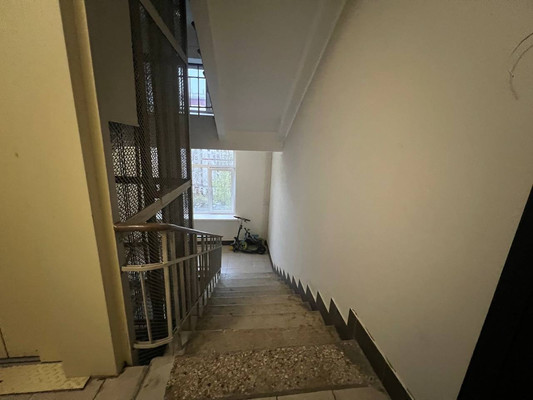 Продам трехкомнатную (3-комн.) квартиру, 3-я Фрунзенская ул, 3, Москва г