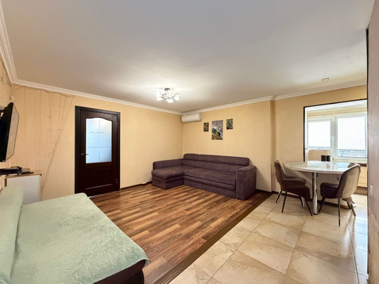 Продам многокомнатную квартиру, Мовсисяна ул, 3, Нальчик г