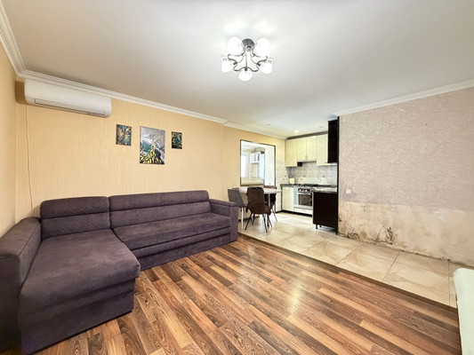 Продам многокомнатную квартиру, Мовсисяна ул, 3, Нальчик г