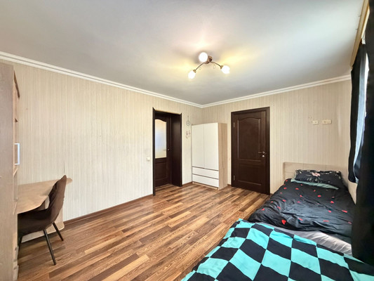 Продам многокомнатную квартиру, Мовсисяна ул, 3, Нальчик г