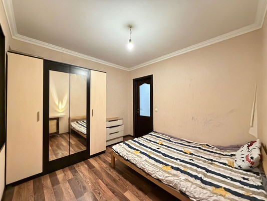 Продам многокомнатную квартиру, Мовсисяна ул, 3, Нальчик г