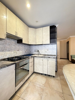 Продам многокомнатную квартиру, Мовсисяна ул, 3, Нальчик г