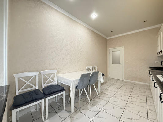 Продам трехкомнатную (3-комн.) квартиру, 2-я Надречная ул, 128к8, Нальчик г