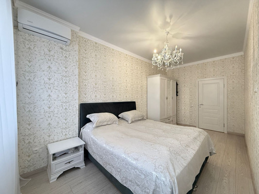 Продам трехкомнатную (3-комн.) квартиру, 2-я Надречная ул, 128к8, Нальчик г