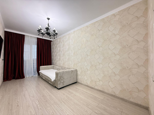 Продам трехкомнатную (3-комн.) квартиру, 2-я Надречная ул, 128к8, Нальчик г