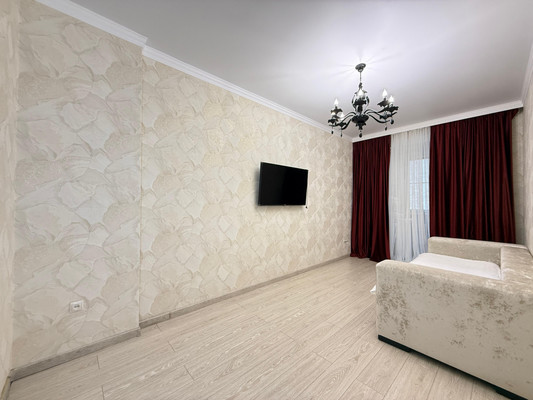 Продам трехкомнатную (3-комн.) квартиру, 2-я Надречная ул, 128к8, Нальчик г