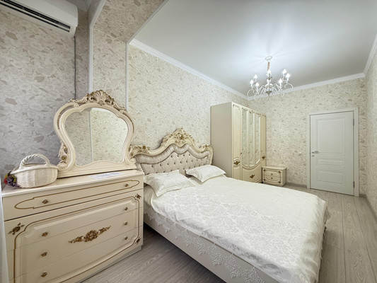 Продам трехкомнатную (3-комн.) квартиру, 2-я Надречная ул, 128к8, Нальчик г