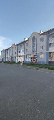 Продам двухкомнатную (2-комн.) квартиру, Героев пр-кт, 3, Просторный мкр