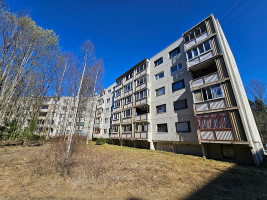 Продам трехкомнатную (3-комн.) квартиру, Горняков пр-кт, 19, Костомукша г