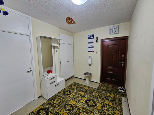 Продам трехкомнатную (3-комн.) квартиру, Горняков пр-кт, 19, Костомукша г